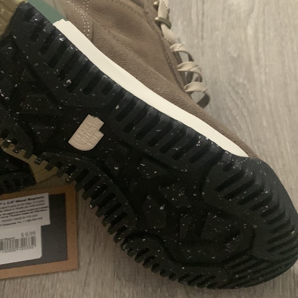 The north face hiking boots nwt - Picture 4 of 6